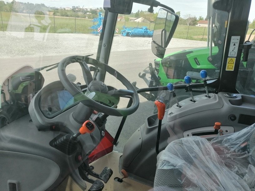 Traktor des Typs Deutz-Fahr 5080 D KEYLINE, Gebrauchtmaschine in Castel-Sarrazin (Bild 2)