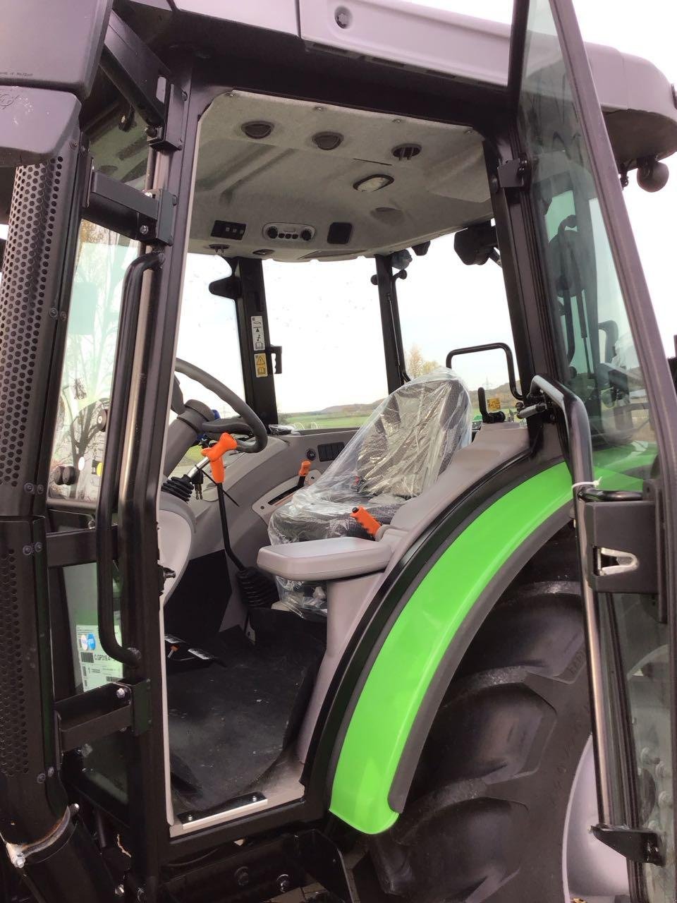 Traktor des Typs Deutz-Fahr 5080 D Keyline, Neumaschine in Burgbernheim (Bild 5)