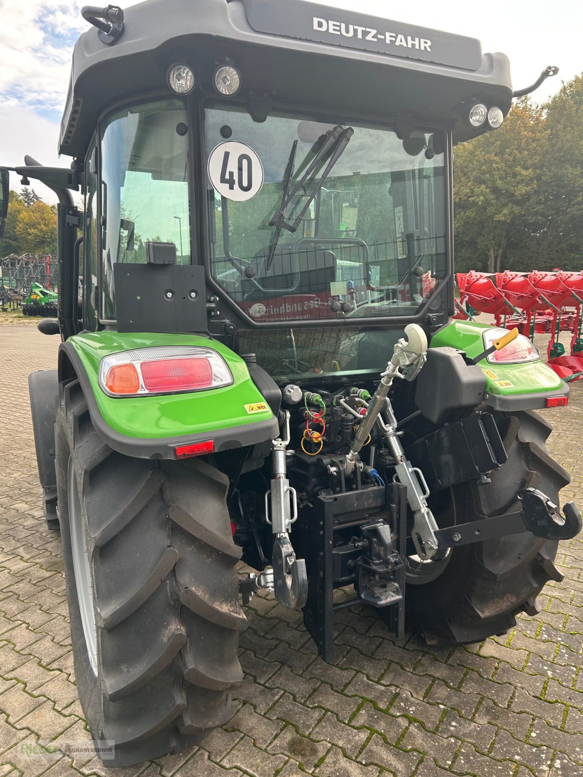 Traktor of the type Deutz-Fahr 5080 D mit Industrielader, Aktionspreis bis 15.11. gültig, Gebrauchtmaschine in Nördlingen (Picture 2)