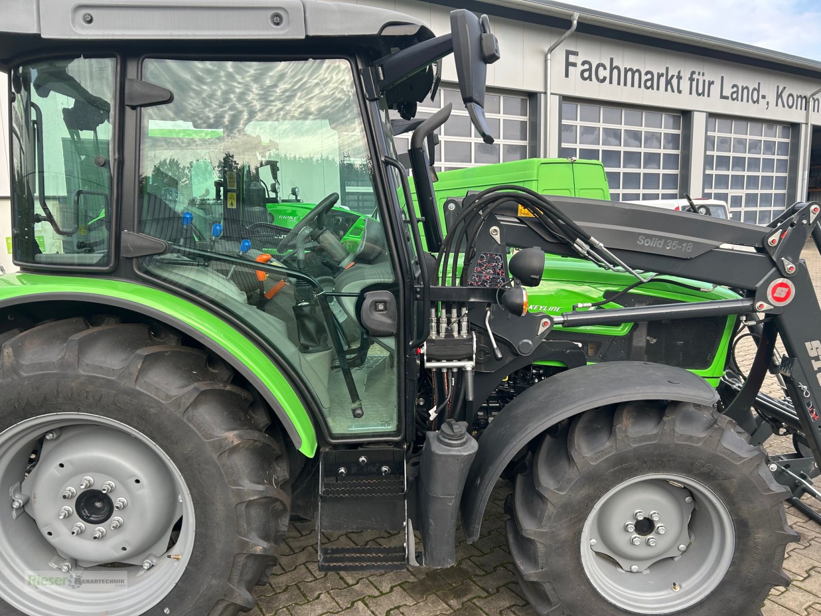 Traktor of the type Deutz-Fahr 5080 D mit Industrielader, Aktionspreis bis 15.11. gültig, Gebrauchtmaschine in Nördlingen (Picture 5)