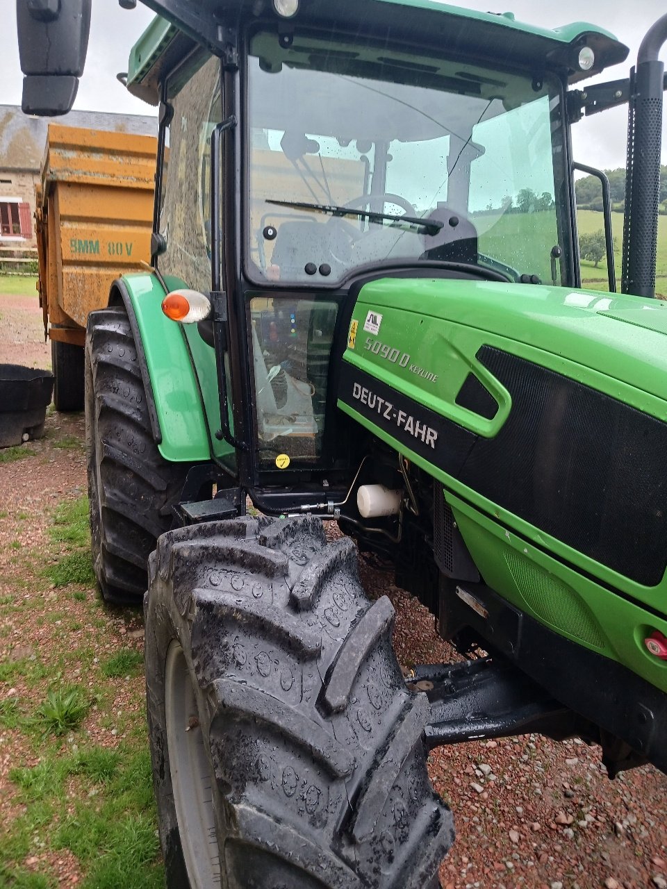 Traktor типа Deutz-Fahr 5090 D KEYLINE LS, Gebrauchtmaschine в SAINT HILAIRE EN MORVAN (Фотография 2)