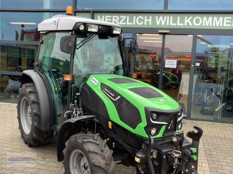 Traktor des Typs Deutz-Fahr 5090 DF, Gebrauchtmaschine in Aurich (Bild 1)