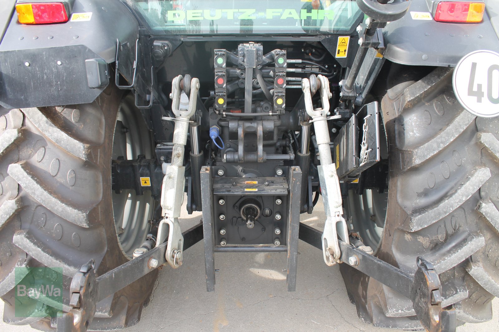 Traktor des Typs Deutz-Fahr 5090.4 D GS, Gebrauchtmaschine in Straubing (Bild 8)