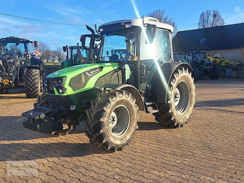 Traktor des Typs Deutz-Fahr 5090.4 D  original 930 Stunden , Klima , Druckluft !!!, Gebrauchtmaschine in Leichlingen (Bild 6)