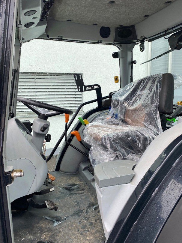 Traktor типа Deutz-Fahr 5090.4 D, Gebrauchtmaschine в Domdidier (Фотография 9)