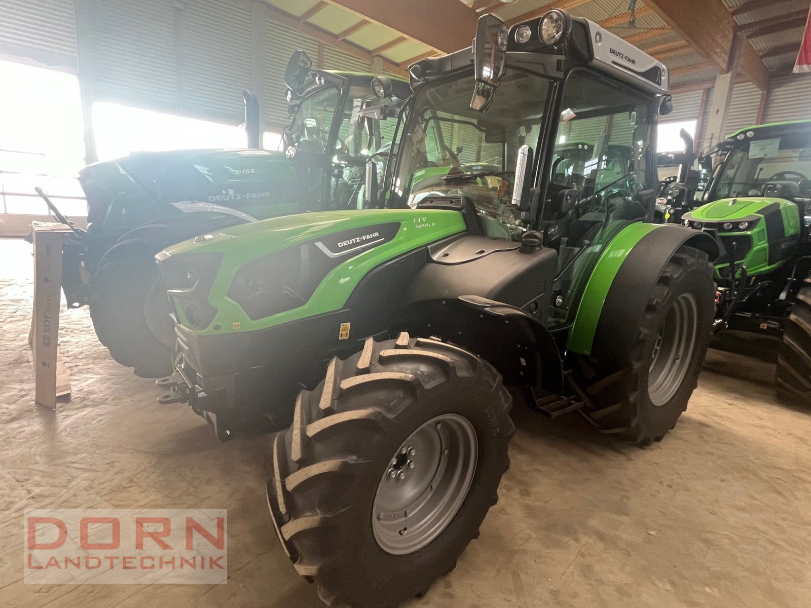 Traktor des Typs Deutz-Fahr 5095 D TTV  AKTION bis 1.04.24, Neumaschine in Bruckberg (Bild 1)