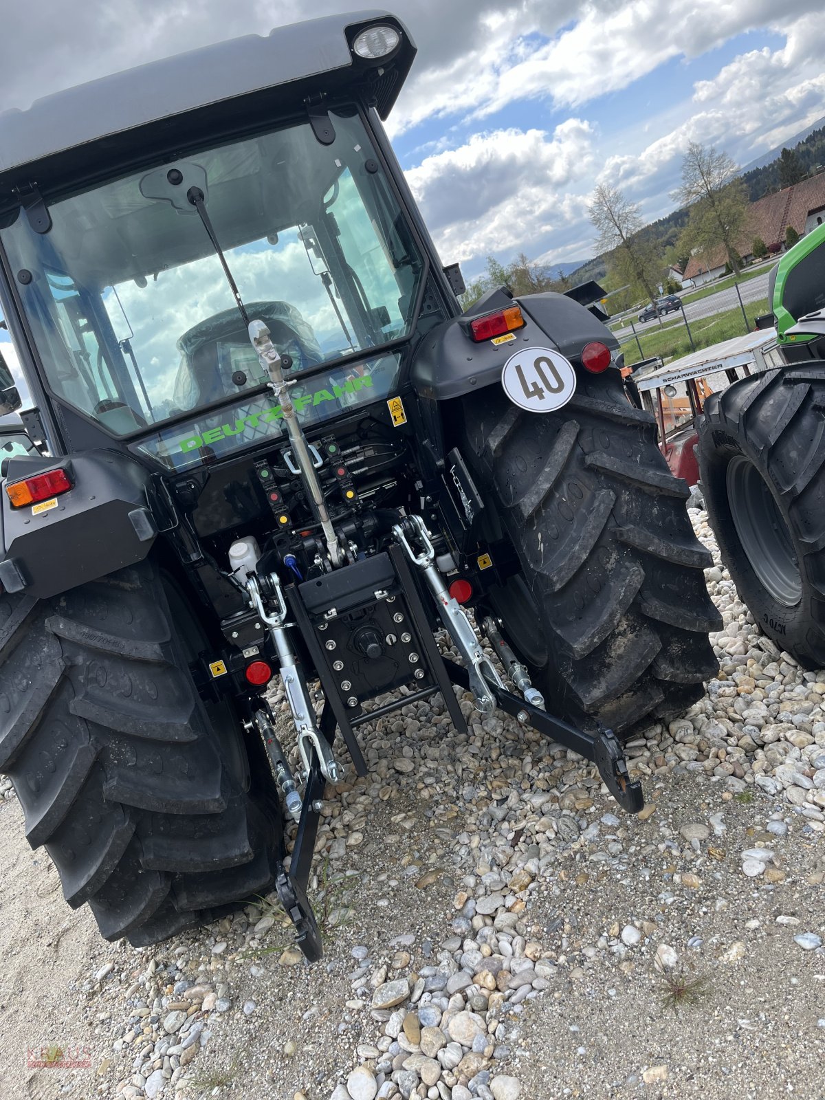 Traktor of the type Deutz-Fahr 5095 D, Neumaschine in Geiersthal (Picture 2)