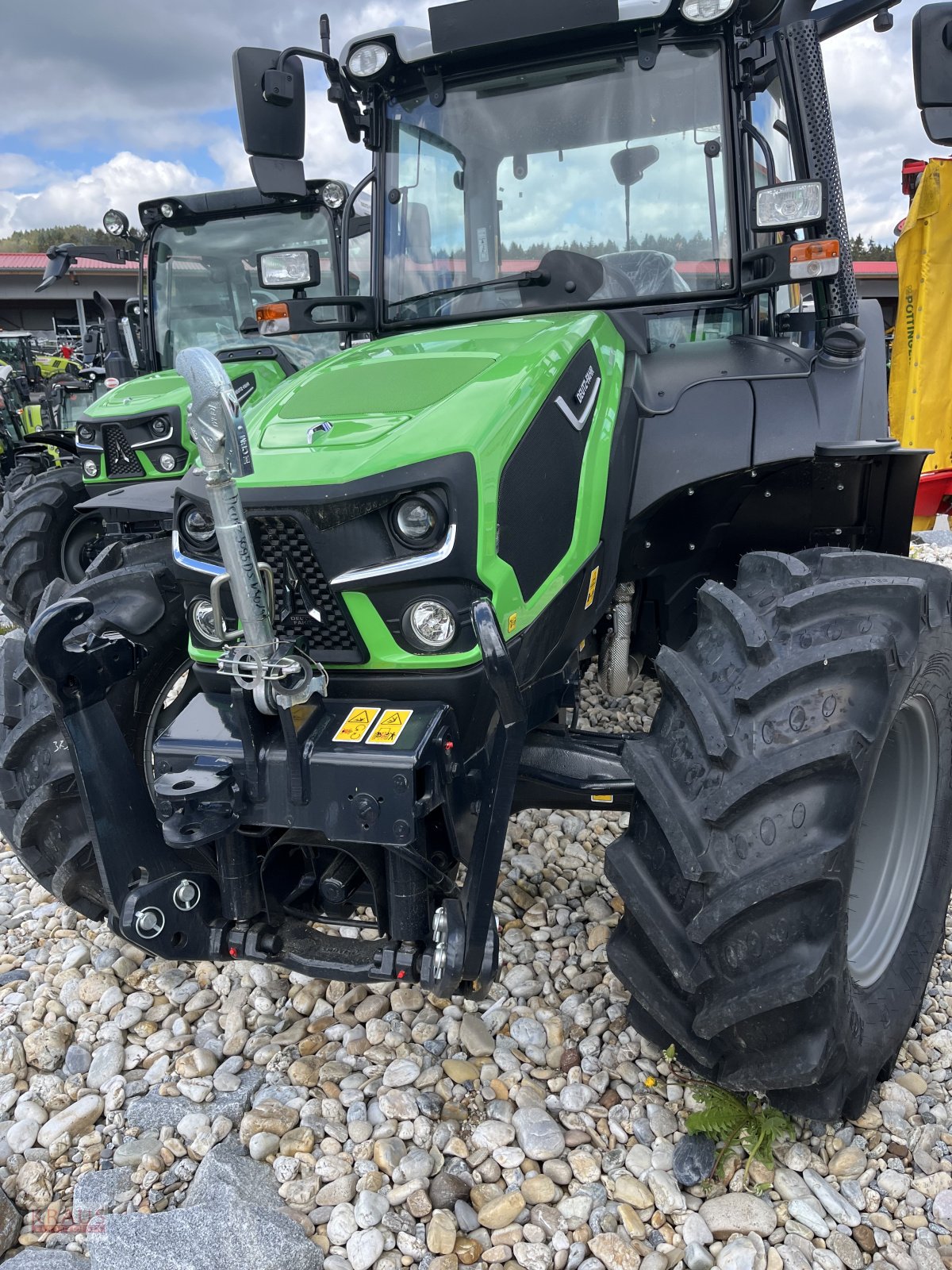 Traktor of the type Deutz-Fahr 5095 D, Neumaschine in Geiersthal (Picture 4)