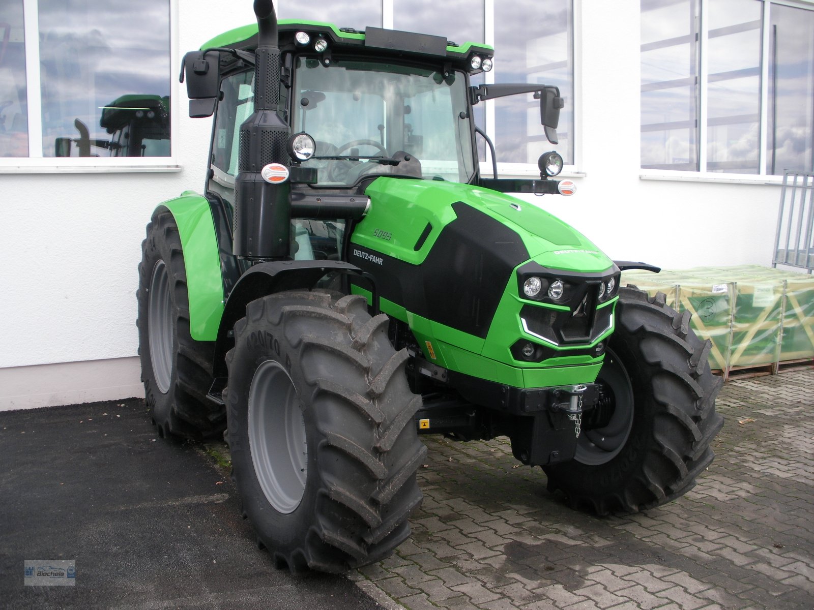 Traktor des Typs Deutz-Fahr 5095 GS, Neumaschine in Bronnen (Bild 2)