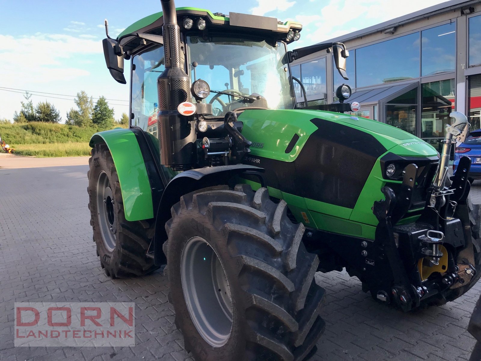 Traktor des Typs Deutz-Fahr 5095 GS, Neumaschine in Bruckberg (Bild 1)