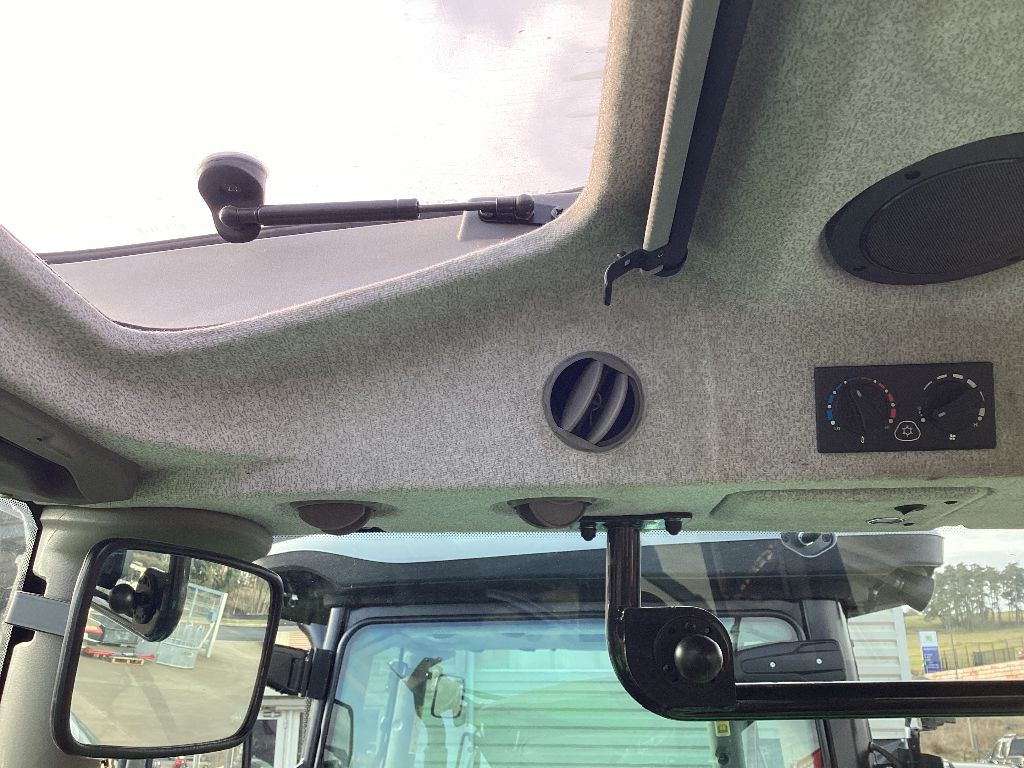 Traktor van het type Deutz-Fahr 5095 KELINE, Gebrauchtmaschine in ST FLOUR (Foto 9)