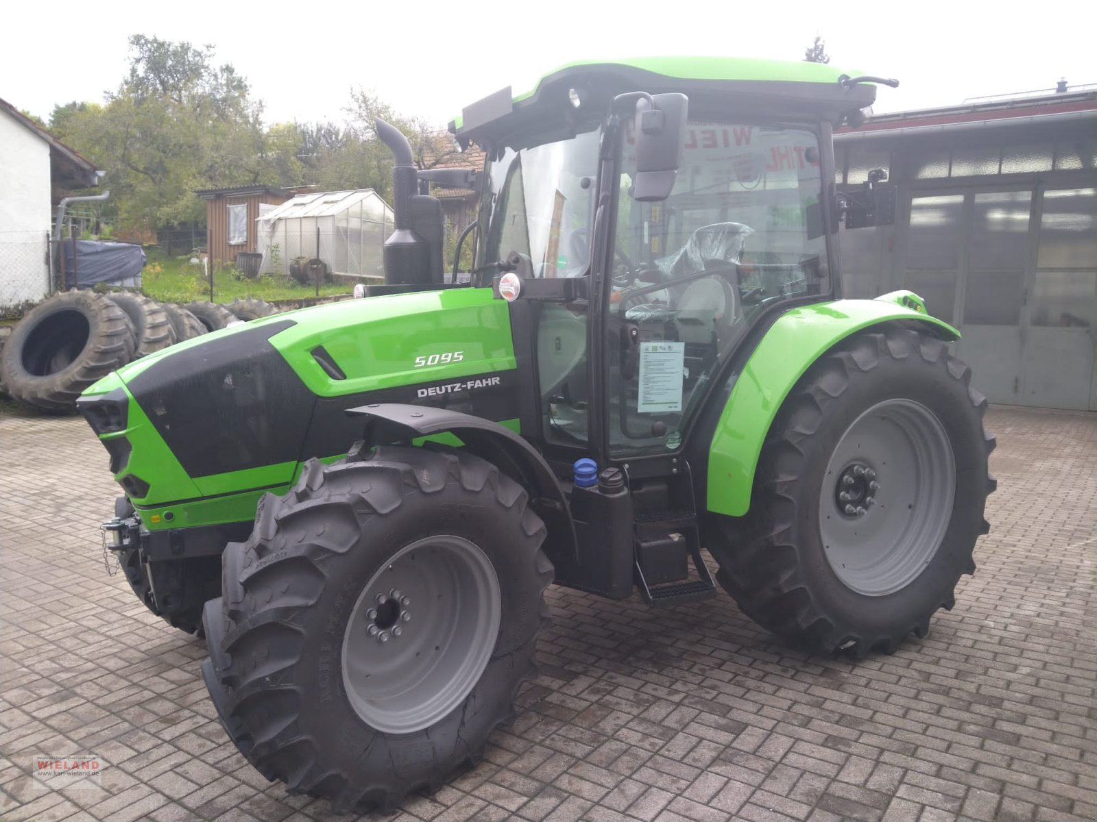 Traktor des Typs Deutz-Fahr 5095 LS, Neumaschine in Lossburg-Wittendorf (Bild 1)