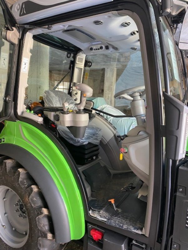 Traktor des Typs Deutz-Fahr 5100 DV TTV ACTIVE DRIVE, Ausstellungsmaschine in ORBEY (Bild 3)
