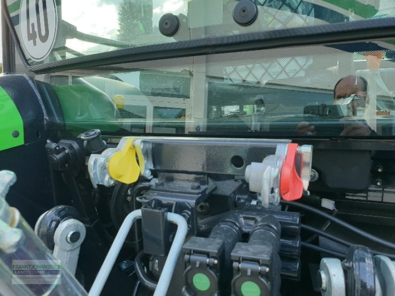 Traktor des Typs Deutz-Fahr 5100 GS mit Stoll Frontlader FZ 39-23 P, Neumaschine in Diessen (Bild 15)