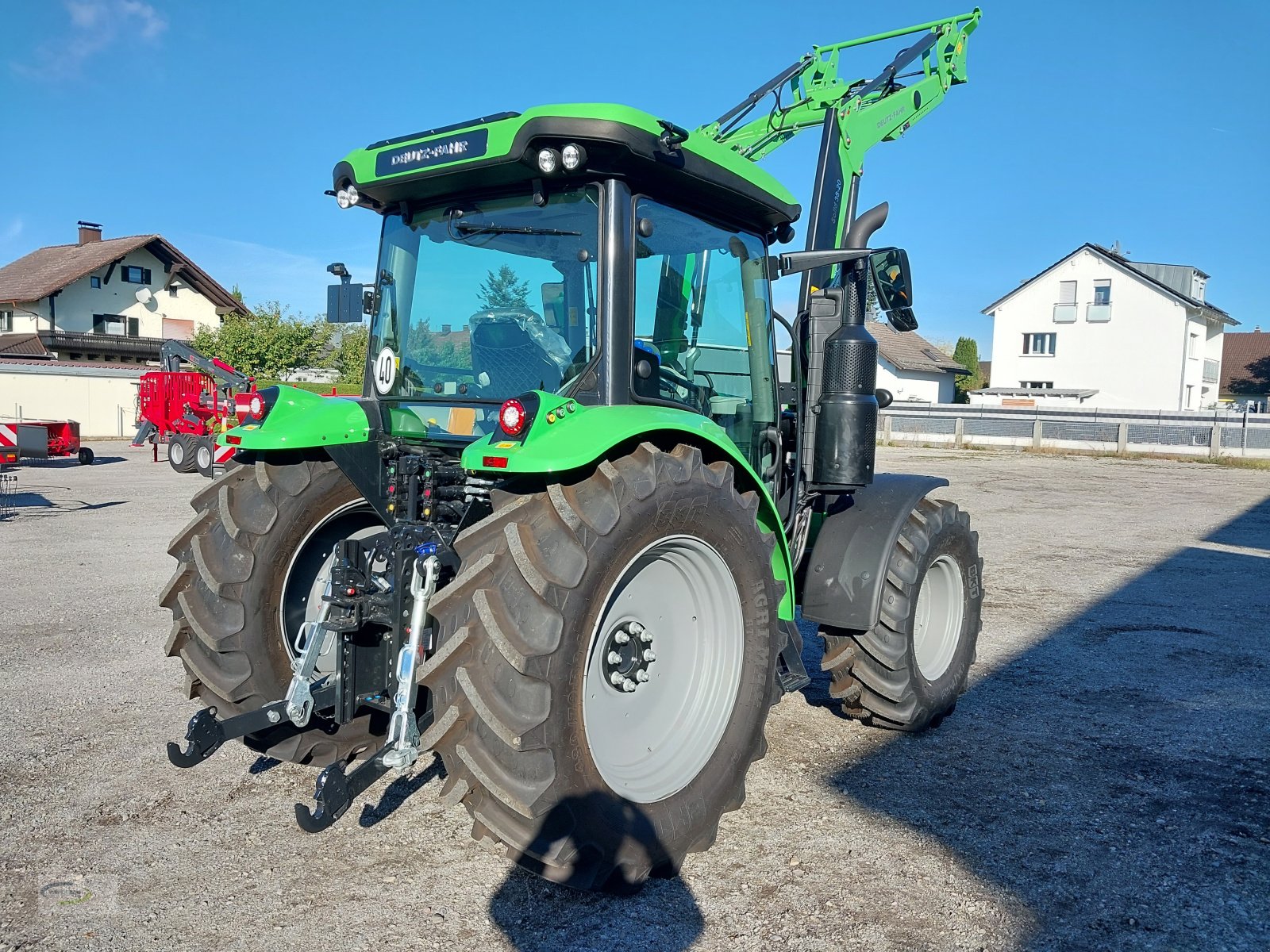 Traktor des Typs Deutz-Fahr 5100, Neumaschine in Frontenhausen (Bild 2)