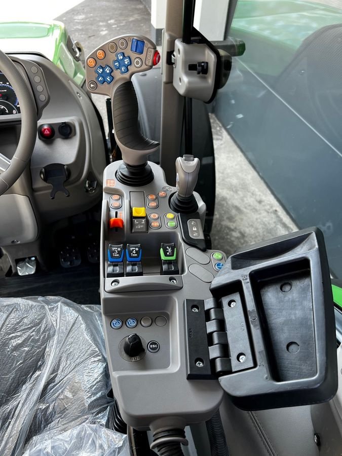 Traktor του τύπου Deutz-Fahr 5105 D TTV, Neumaschine σε Pischelsdorf (Φωτογραφία 16)