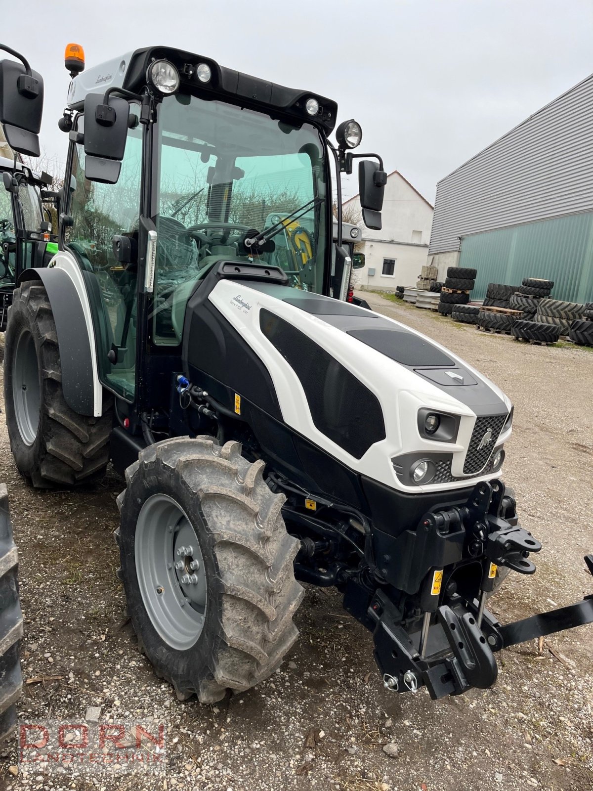 Traktor des Typs Deutz-Fahr 5105 DF TTV ohne Ad Blue, Neumaschine in Bruckberg (Bild 2)