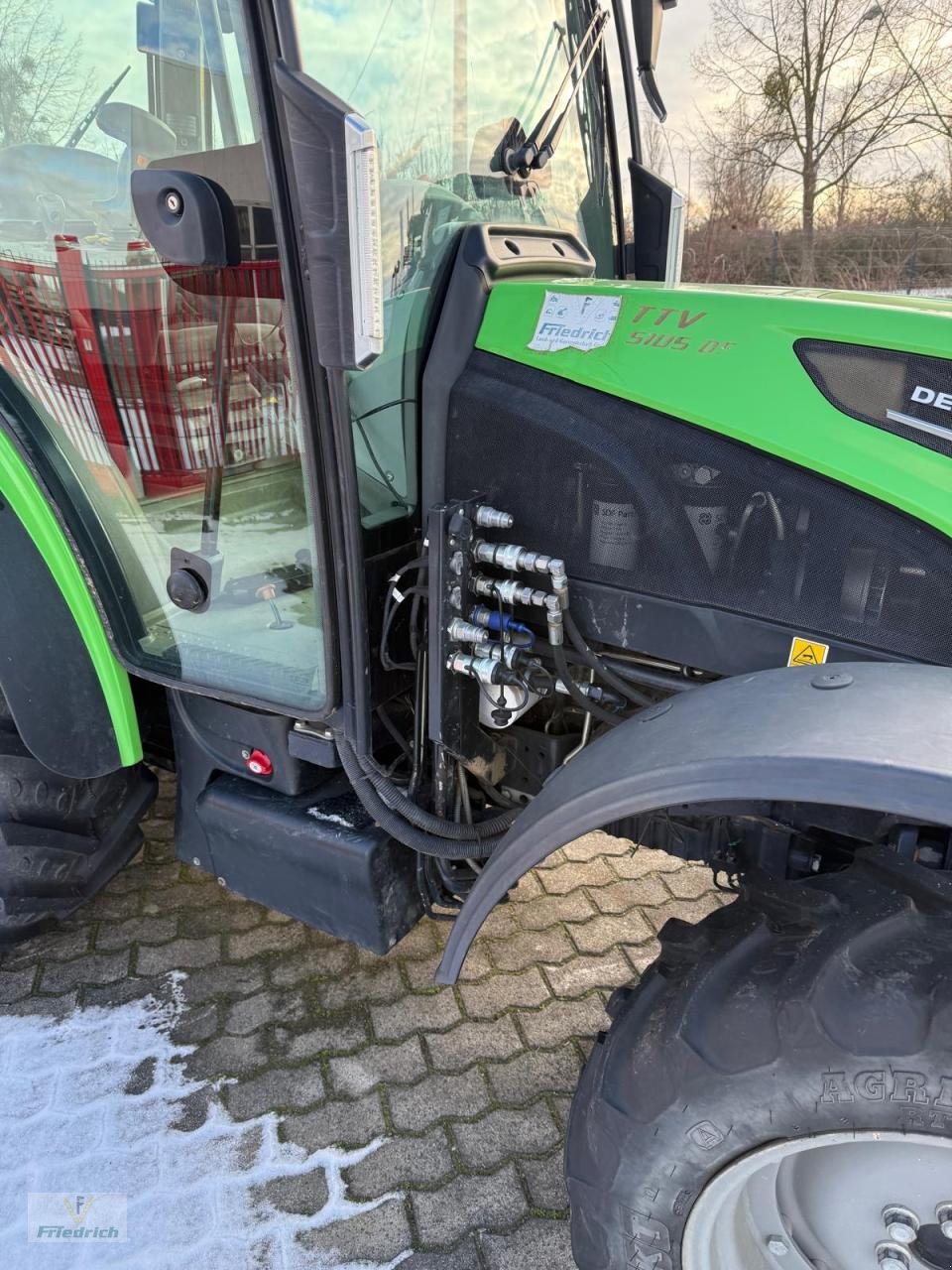 Traktor типа Deutz-Fahr 5105 DF TTV, Mietmaschine в Bad Lausick (Фотография 4)