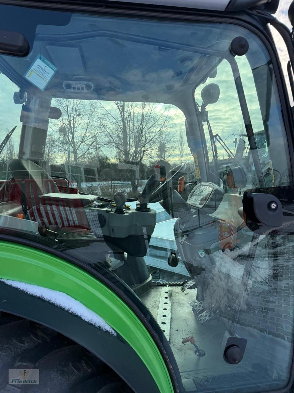 Traktor типа Deutz-Fahr 5105 DF TTV, Mietmaschine в Bad Lausick (Фотография 5)