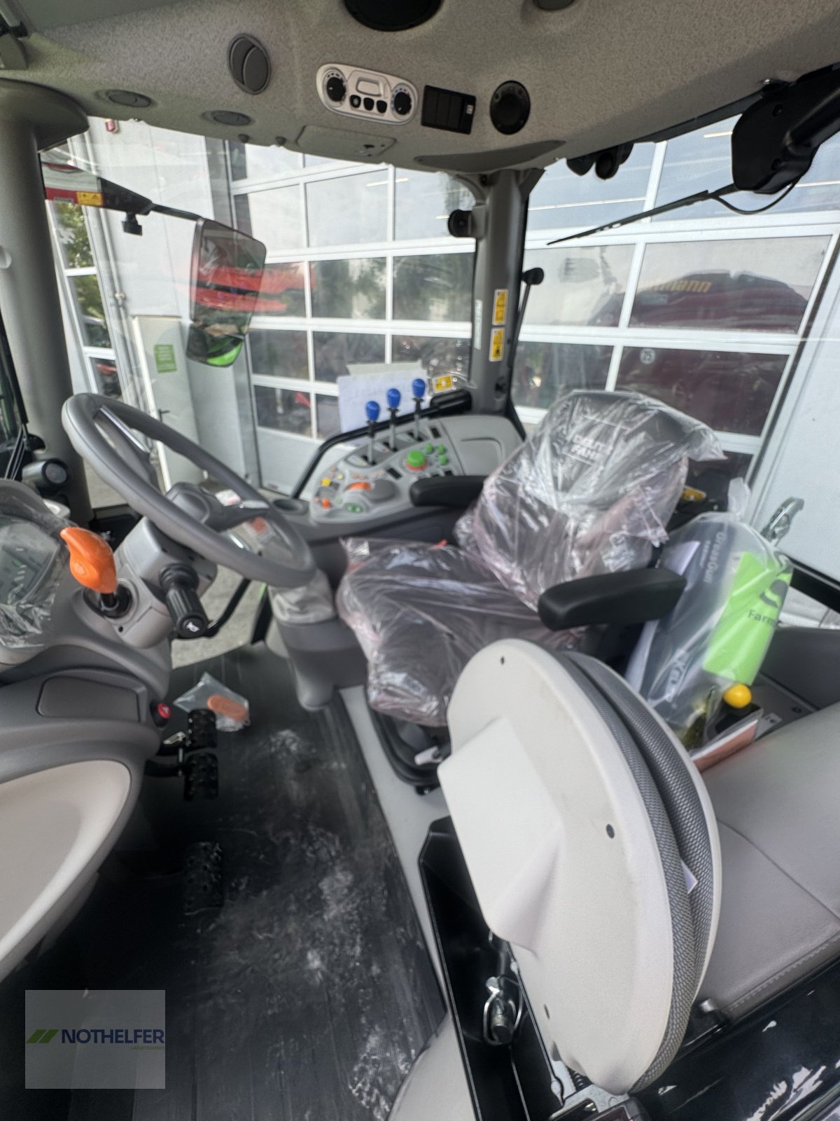 Traktor of the type Deutz-Fahr 5105 GS, Neumaschine in Pforzen (Picture 15)