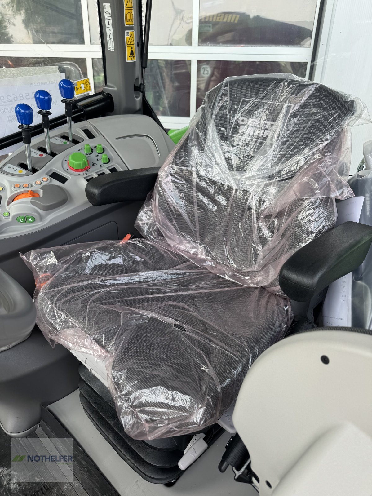 Traktor of the type Deutz-Fahr 5105 GS, Neumaschine in Pforzen (Picture 16)