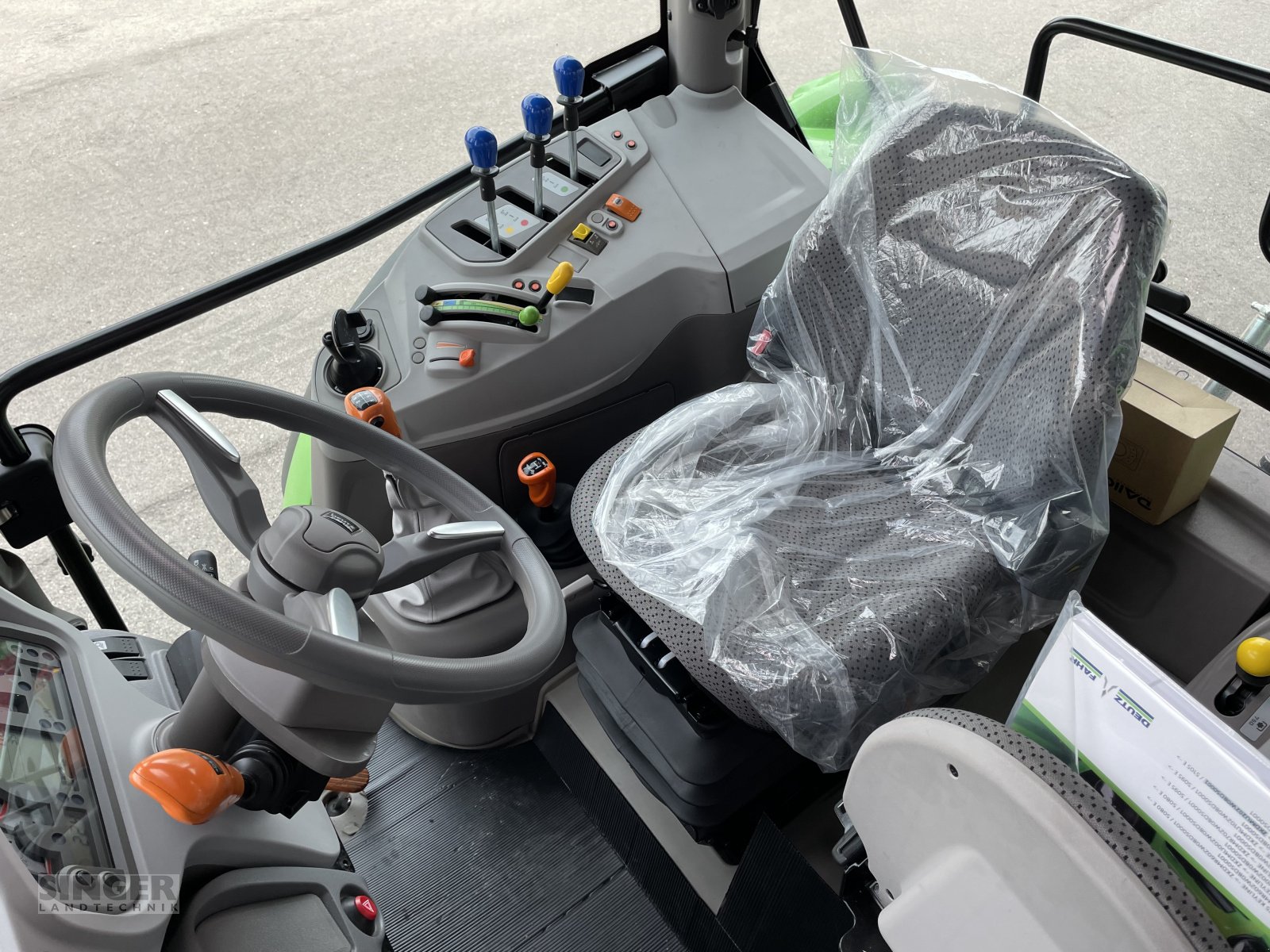 Traktor des Typs Deutz-Fahr 5105 Keyline GS, Neumaschine in Ebenhofen (Bild 7)