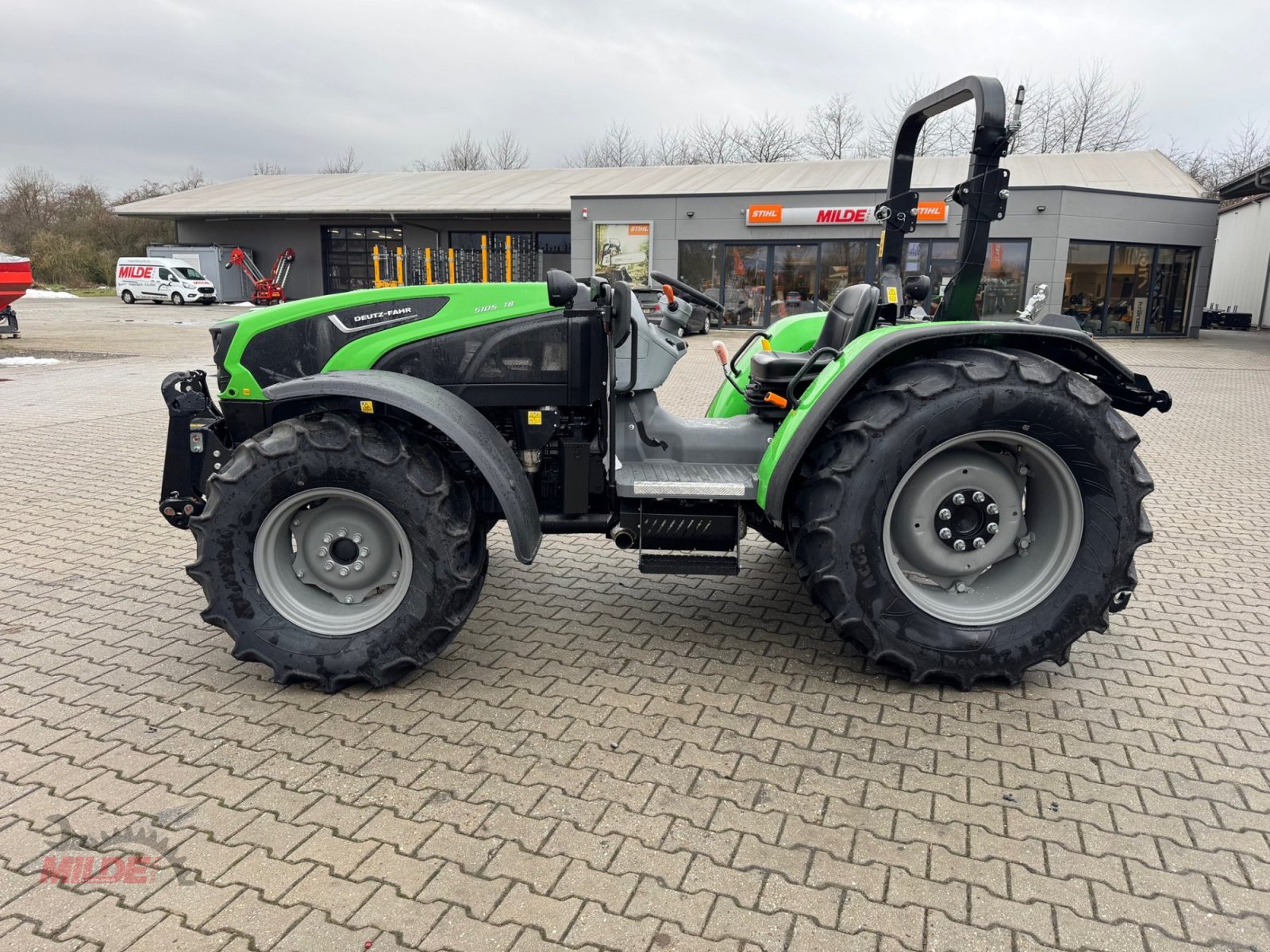 Traktor of the type Deutz-Fahr 5105 TB GS, Neumaschine in Elsteraue-Bornitz (Picture 3)