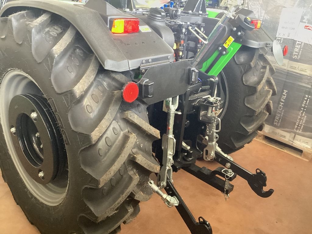 Traktor des Typs Deutz-Fahr 5105 TB, Gebrauchtmaschine in AUMONT AUBRAC (Bild 4)