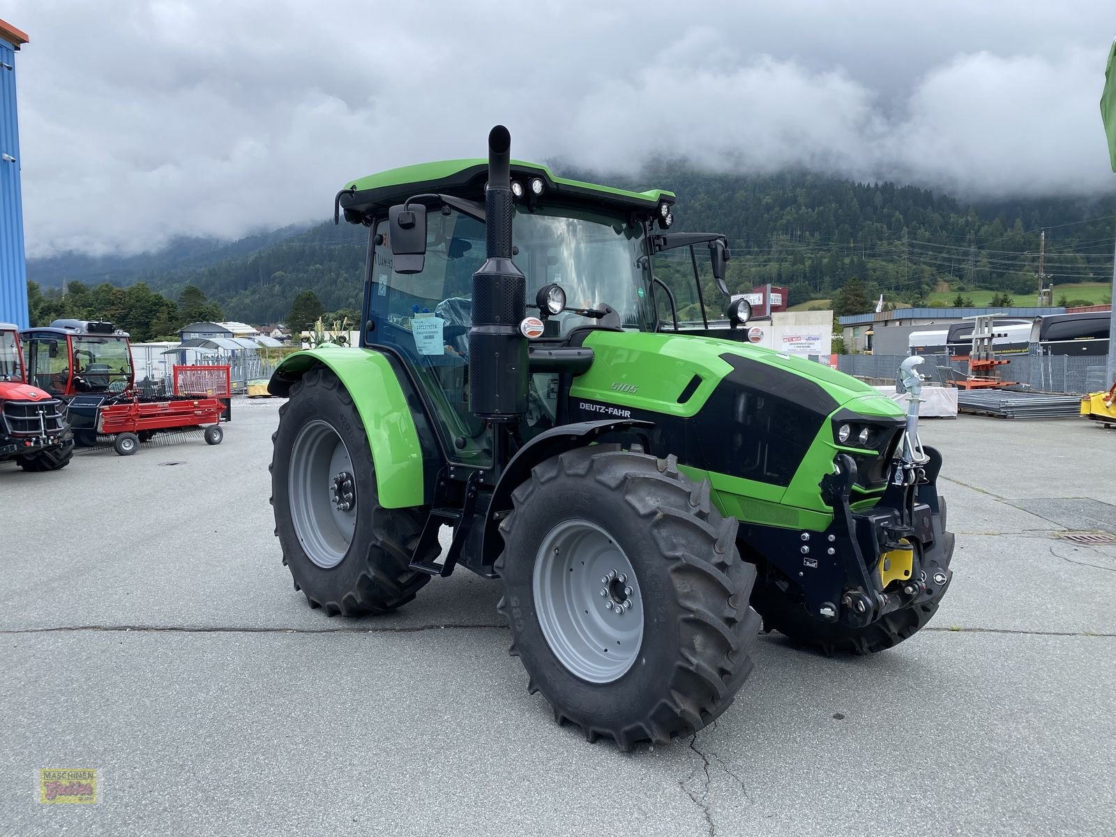 Traktor of the type Deutz-Fahr 5105, Neumaschine in Kötschach (Picture 28)