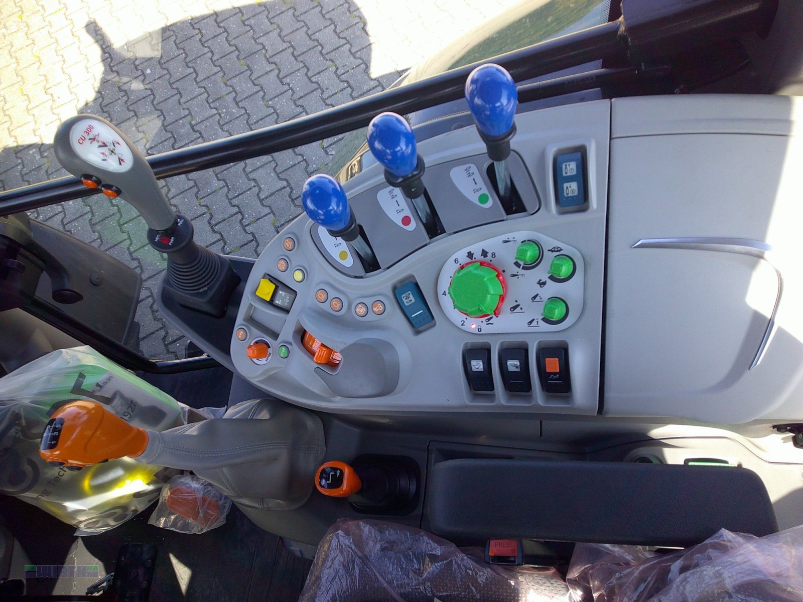 Traktor des Typs Deutz-Fahr 5115 G GS in Hürlimann Optik, TOP Ausstattung, Neumaschine in Buchdorf (Bild 15)