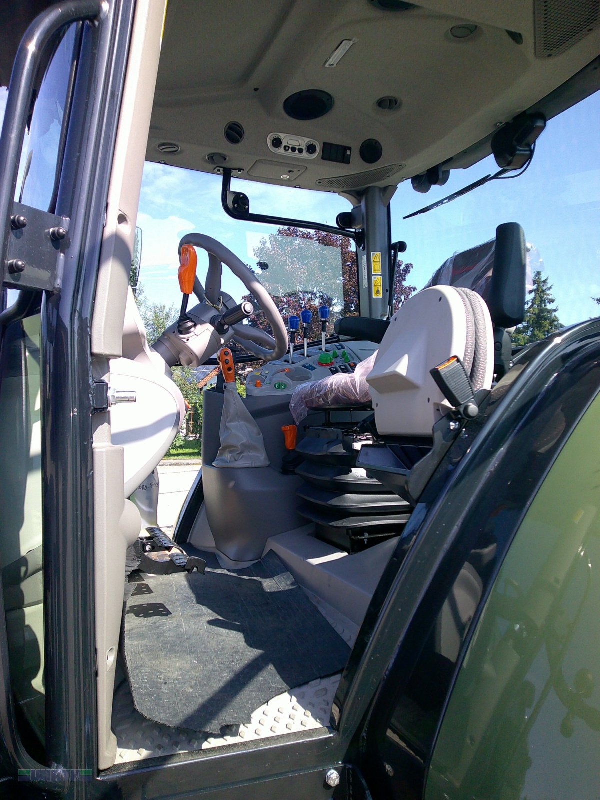 Traktor des Typs Deutz-Fahr 5115 G GS in Hürlimann Optik, TOP Ausstattung, Neumaschine in Buchdorf (Bild 21)