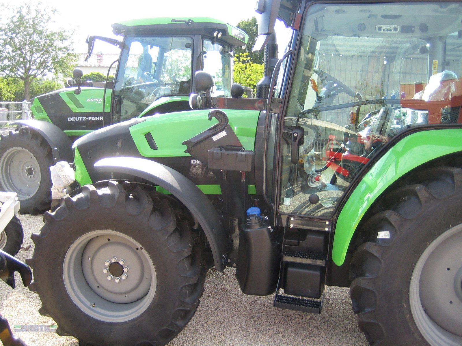 Traktor des Typs Deutz-Fahr 5115 GS 4 Zylinder, Sonderfinanzierung 40 % Anzahlung + 24 Monatsraten ( 0 % Zins), Neumaschine in Buchdorf (Bild 2)