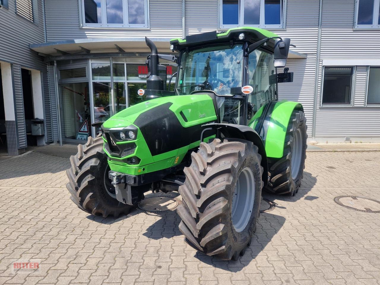 Traktor des Typs Deutz-Fahr 5115 GS, Neumaschine in Zell a. H. (Bild 1)