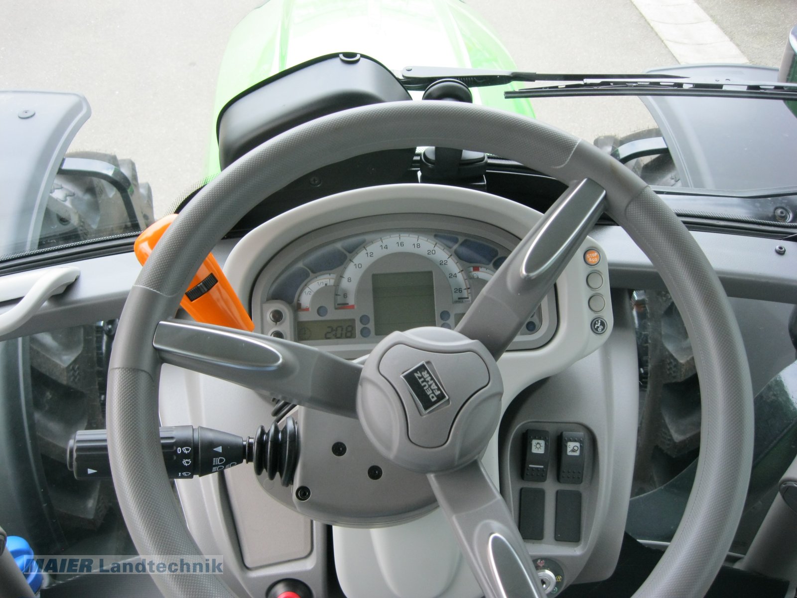 Traktor des Typs Deutz-Fahr 5115 GS, Neumaschine in Dieterskirchen (Bild 8)