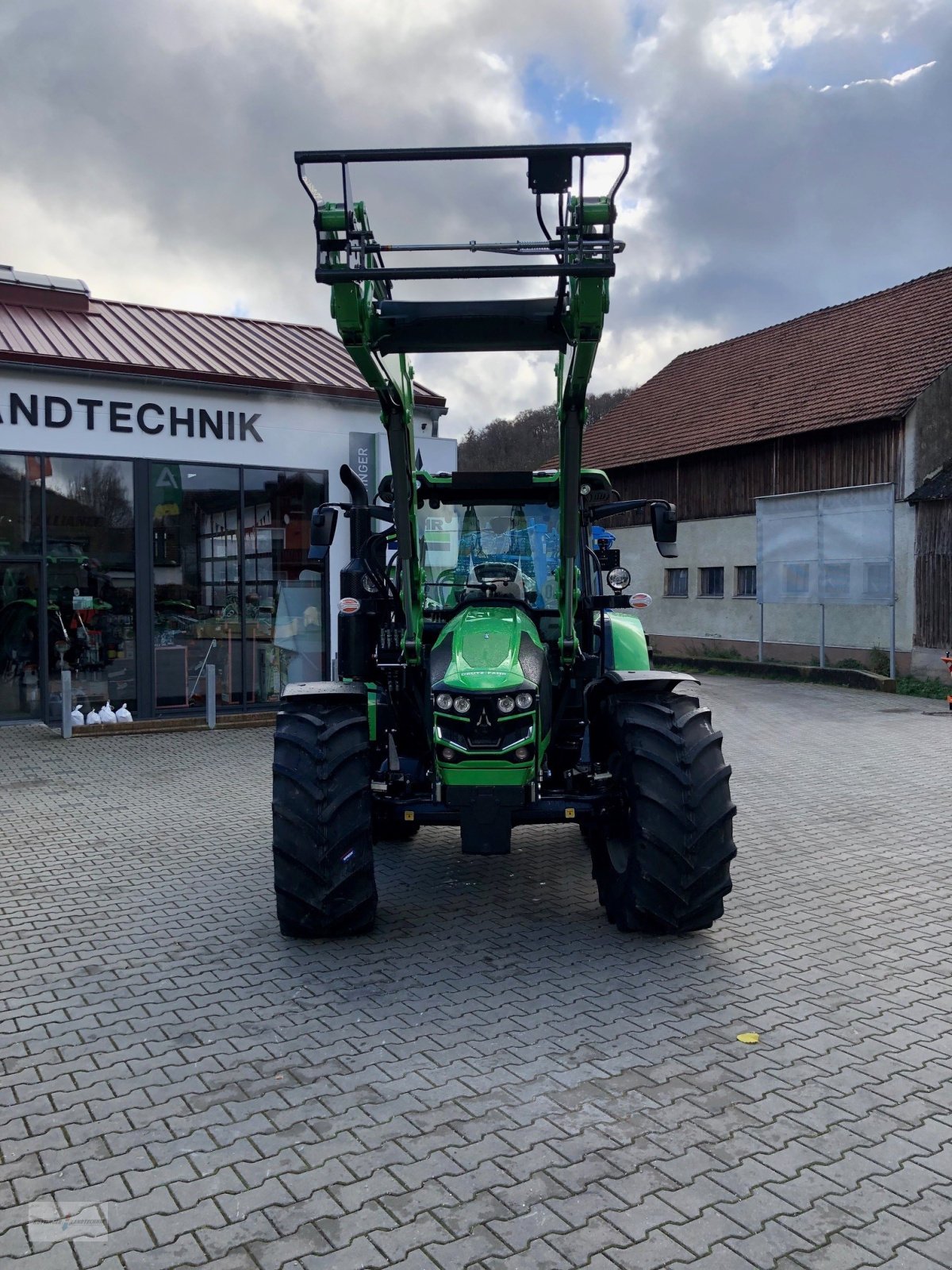 Traktor of the type Deutz-Fahr 5115, Neumaschine in Treuchtlingen (Picture 16)