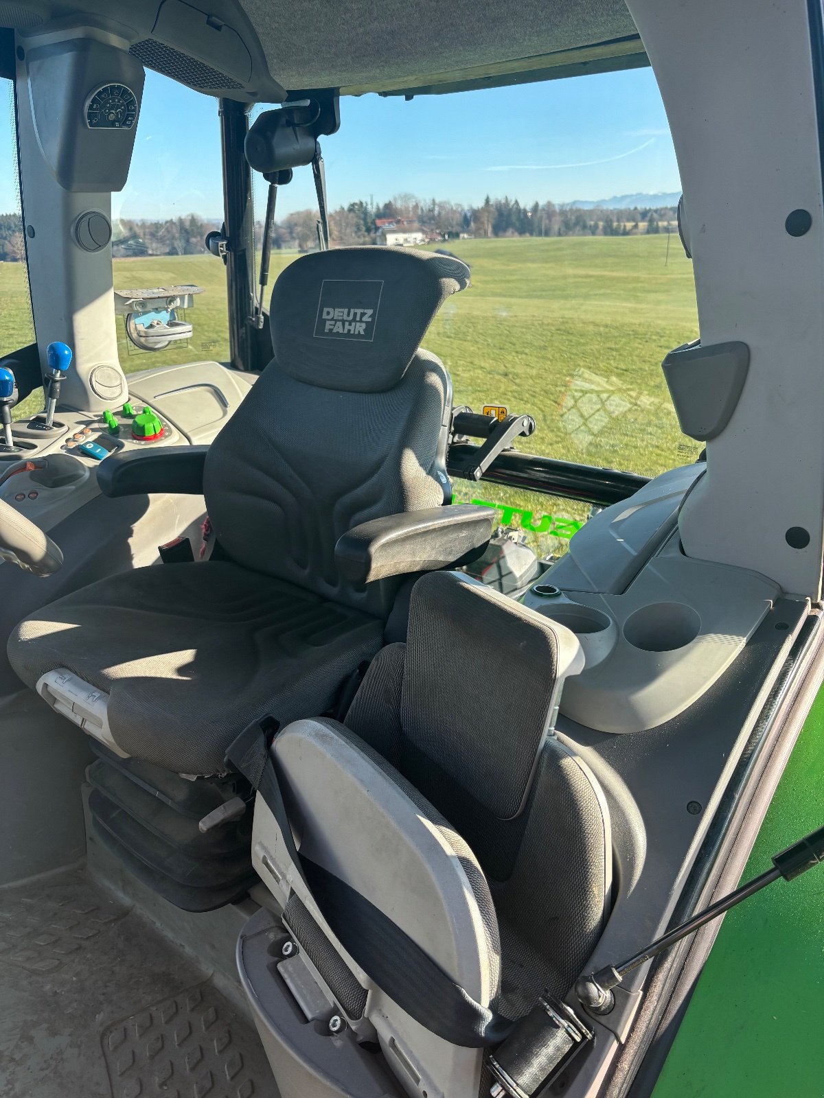 Traktor типа Deutz-Fahr 5120 P, Gebrauchtmaschine в Beuerberg (Фотография 2)