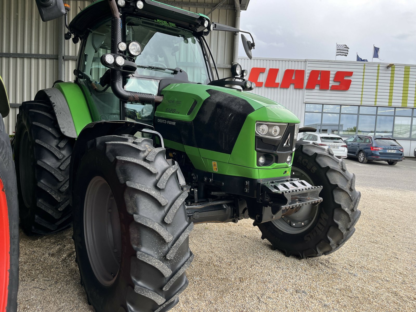 Traktor типа Deutz-Fahr 5120 TTV, Gebrauchtmaschine в PONTIVY (Фотография 3)