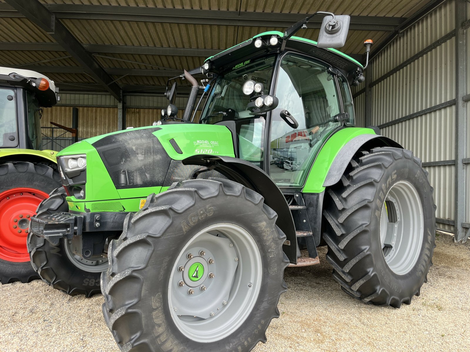 Traktor типа Deutz-Fahr 5120 TTV, Gebrauchtmaschine в PONTIVY (Фотография 1)