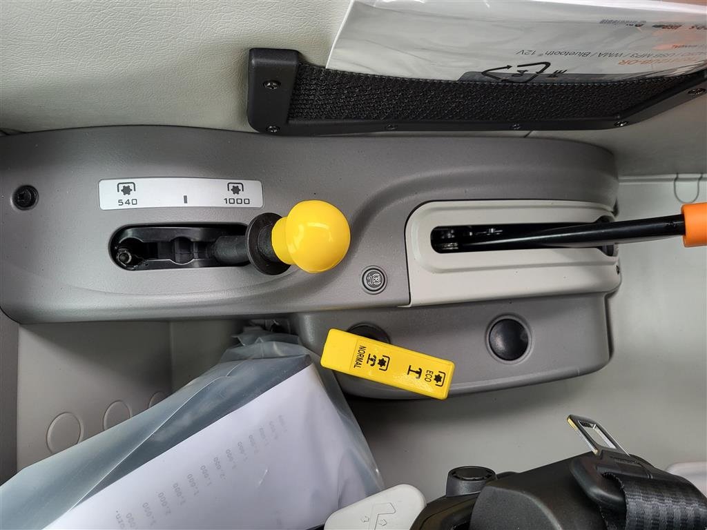 Traktor des Typs Deutz-Fahr 5125 GS Stoll FZ 39-27, Gebrauchtmaschine in Sabro (Bild 7)