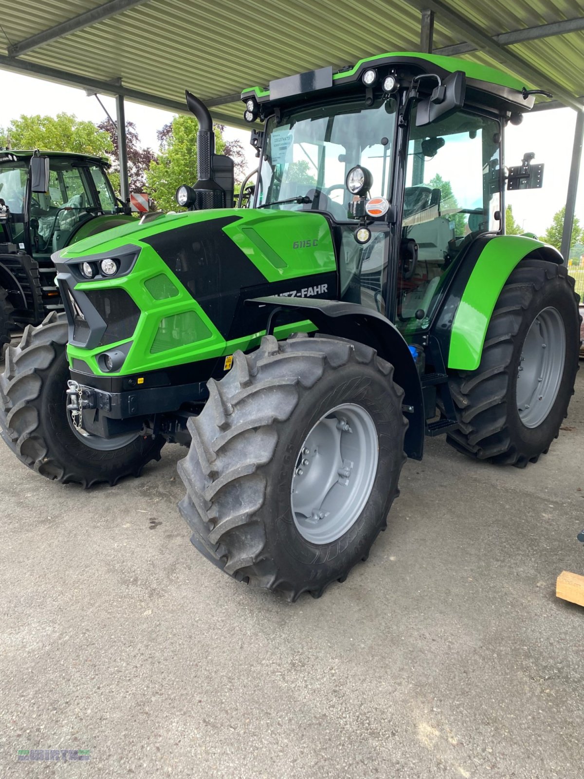 Traktor des Typs Deutz-Fahr 6115 C "FK und FZ", Neumaschine in Buchdorf (Bild 1)