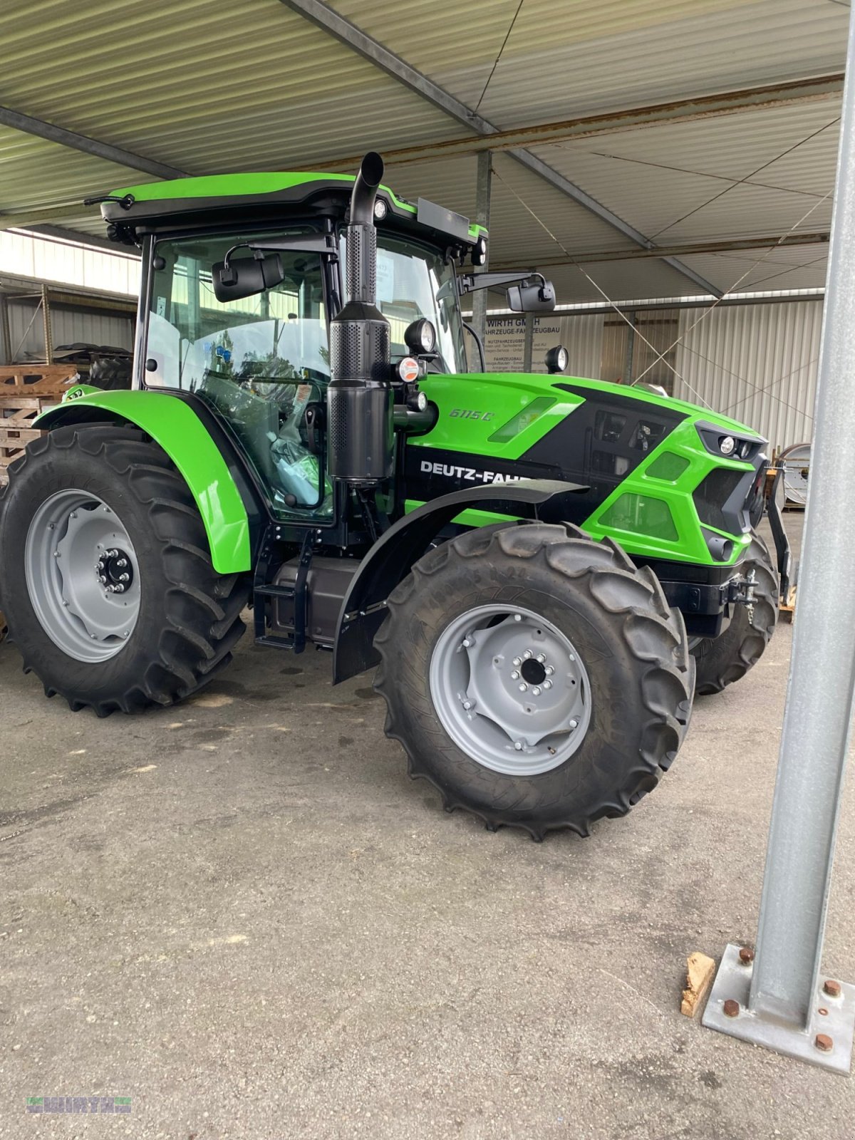 Traktor des Typs Deutz-Fahr 6115 C "FK und FZ", Neumaschine in Buchdorf (Bild 2)