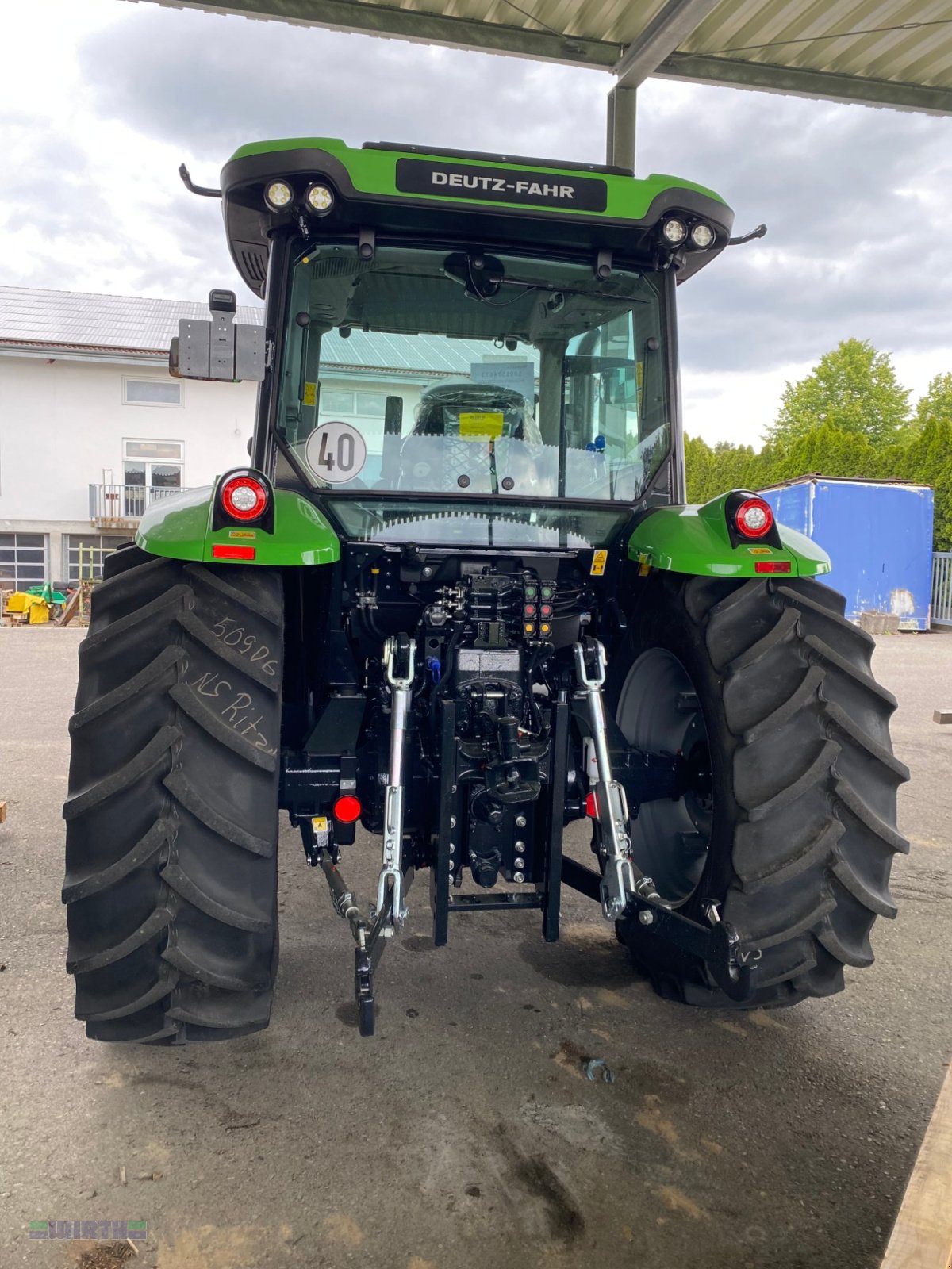 Traktor des Typs Deutz-Fahr 6115 C "FK und FZ", Neumaschine in Buchdorf (Bild 5)