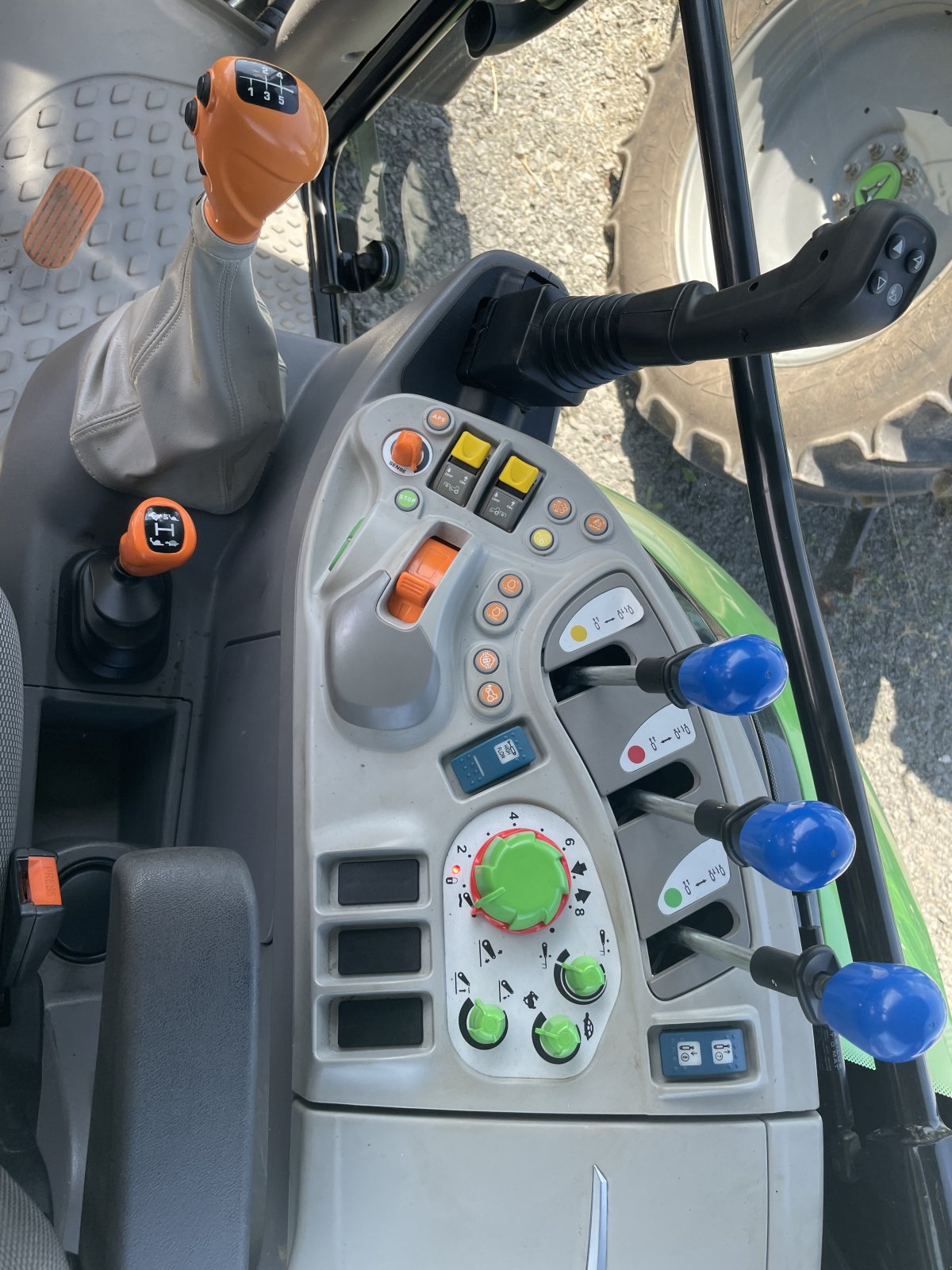 Traktor типа Deutz-Fahr 6115 C GS, Gebrauchtmaschine в Dannstadt-Schauernheim (Фотография 2)