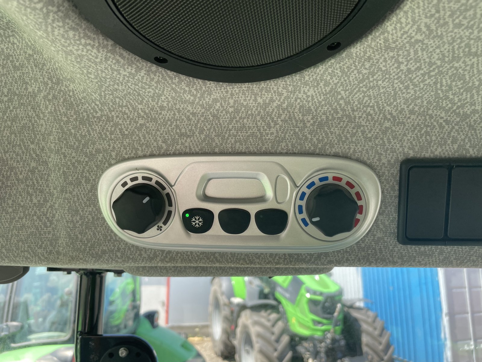 Traktor типа Deutz-Fahr 6115 C GS, Gebrauchtmaschine в Dannstadt-Schauernheim (Фотография 3)