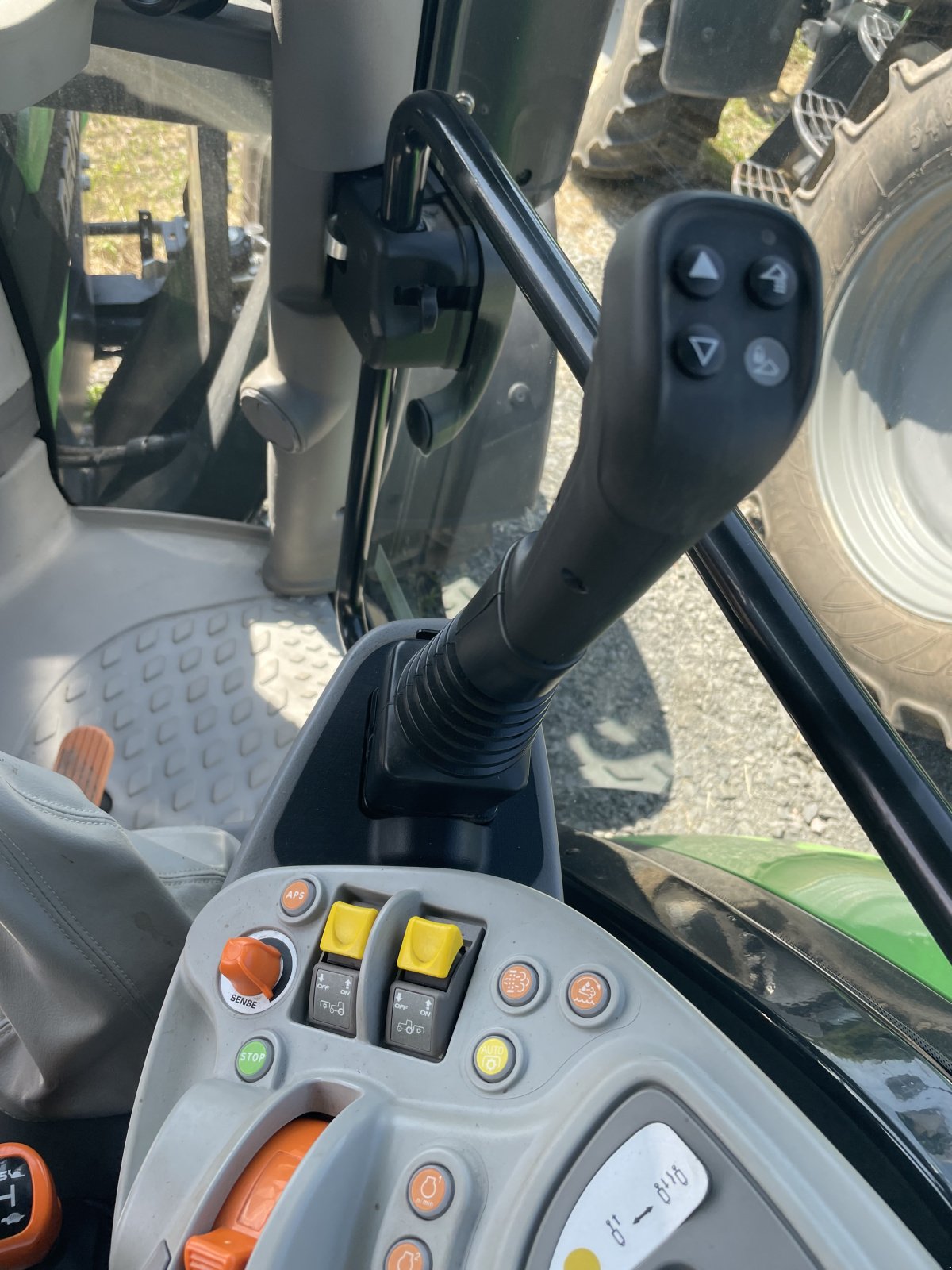 Traktor типа Deutz-Fahr 6115 C GS, Gebrauchtmaschine в Dannstadt-Schauernheim (Фотография 4)