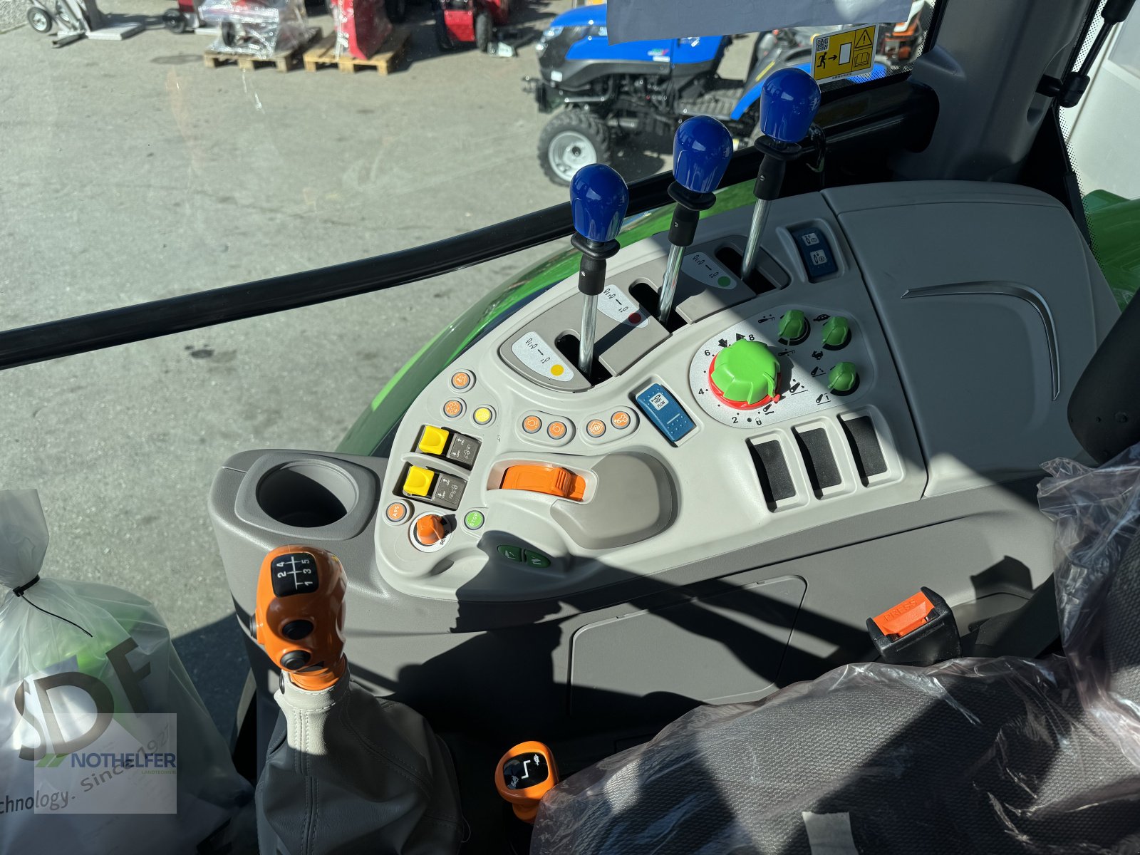 Traktor des Typs Deutz-Fahr 6115 C, Neumaschine in Pforzen (Bild 14)