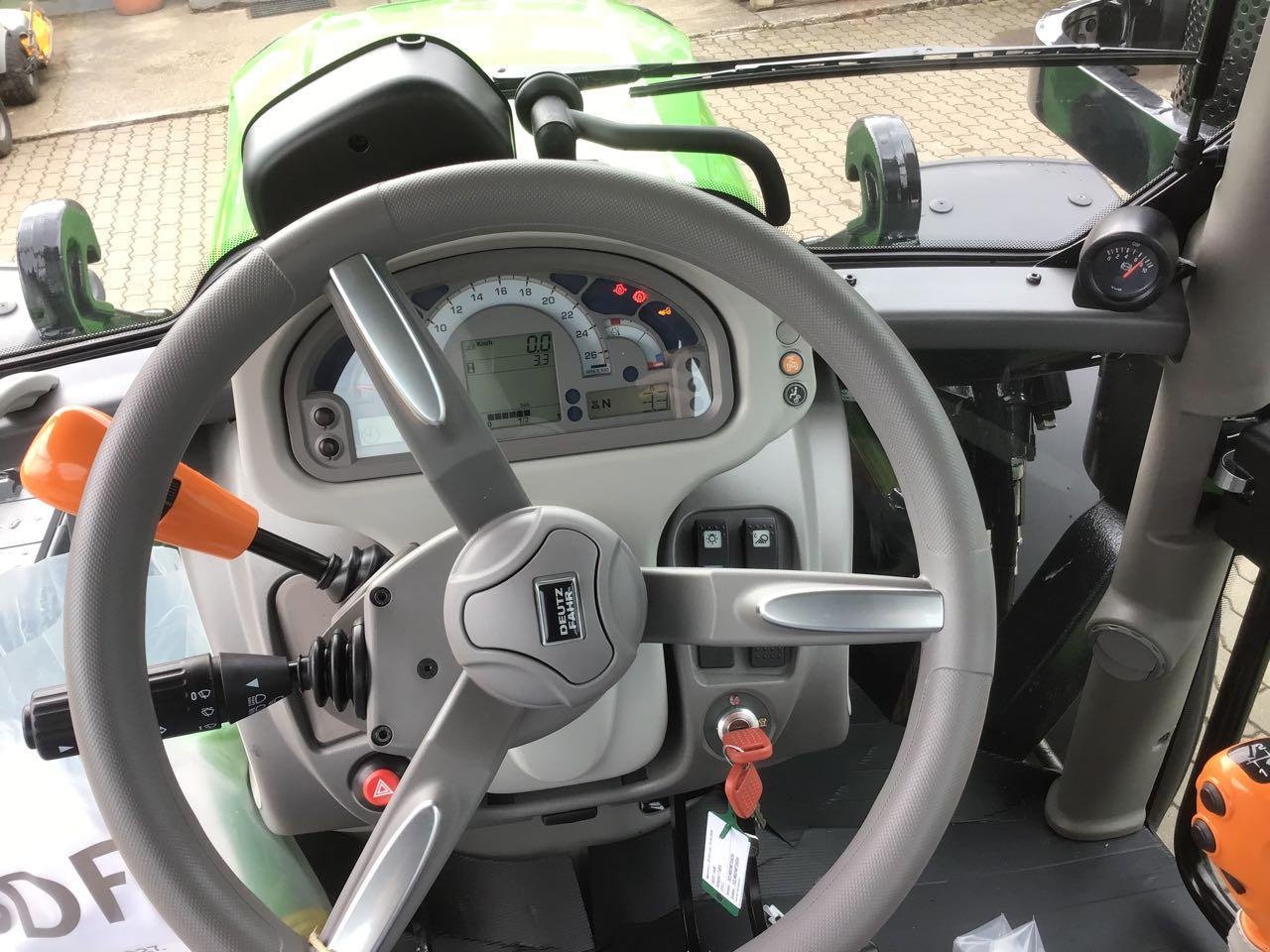 Traktor του τύπου Deutz-Fahr 6115 C, Neumaschine σε Burgbernheim (Φωτογραφία 10)