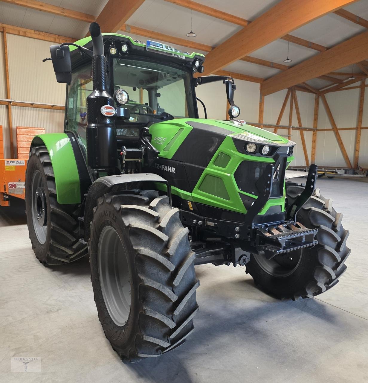 Traktor типа Deutz-Fahr 6115 RC Shift, Gebrauchtmaschine в Pragsdorf (Фотография 3)