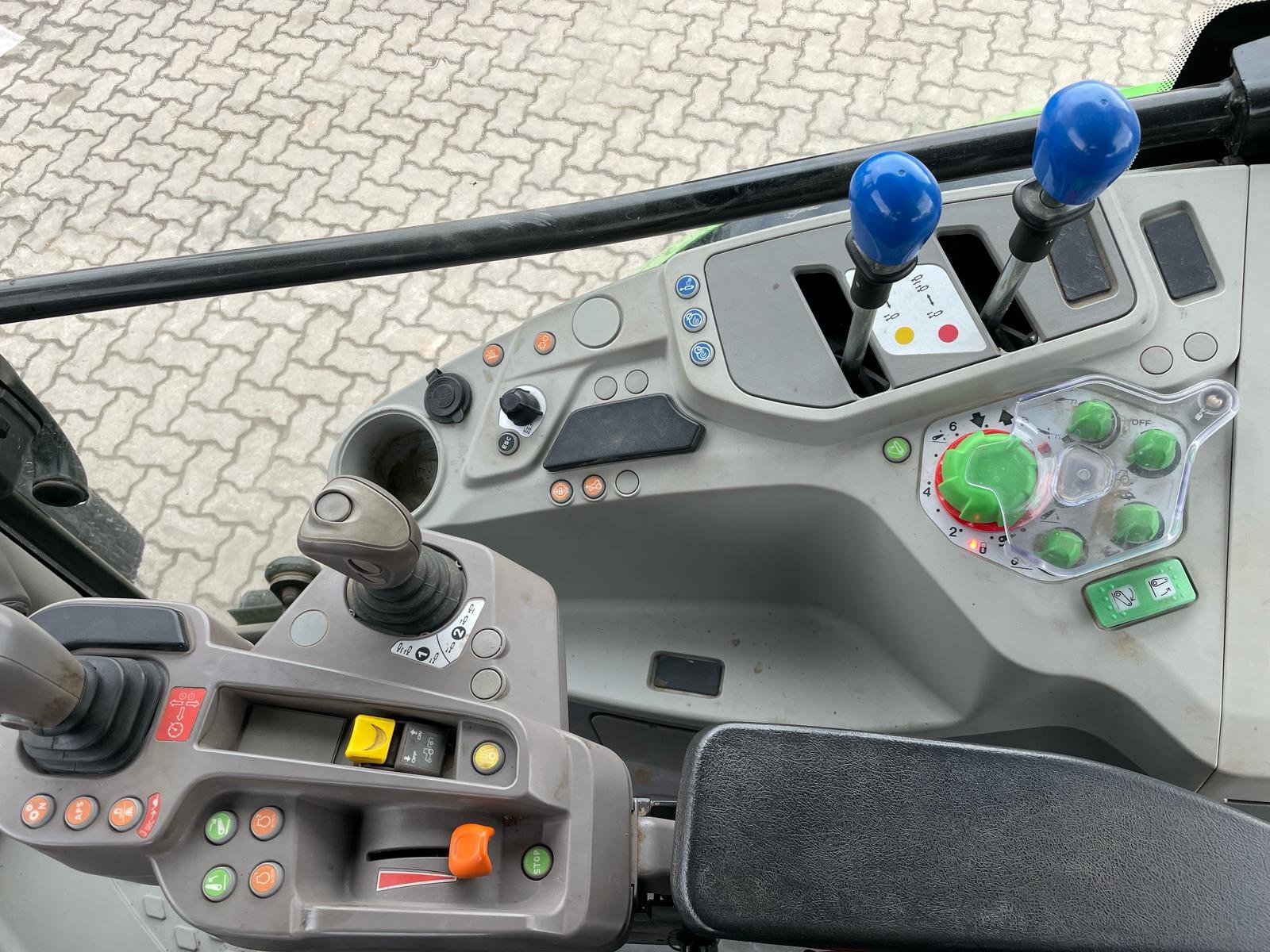 Traktor типа Deutz-Fahr 6115C RV-Shift, Gebrauchtmaschine в Dannstadt-Schauernheim (Фотография 11)