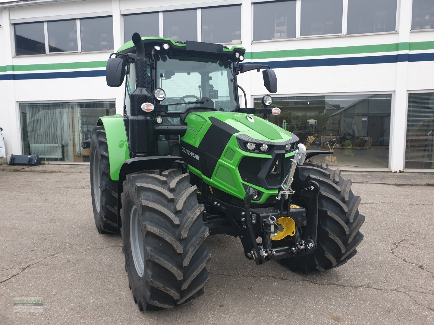 Traktor typu Deutz-Fahr 6125 C Powershift -Aktionspreis-, Neumaschine w Diessen (Zdjęcie 4)